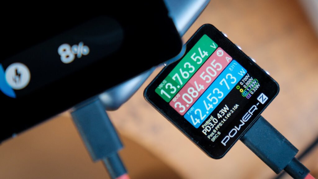 Ladegeschwindigkeit und Technik: USB-C PD, Kabelwahl und Wärmemanagement